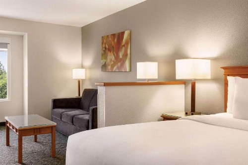 Radisson Hotel Portland Airport - image 15