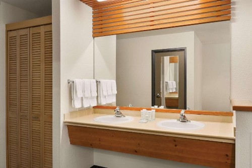 Radisson Hotel Portland Airport - image 18