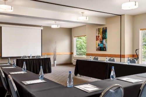 Radisson Hotel Portland Airport - image 26