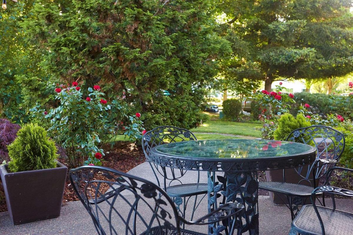 Radisson Hotel Portland Airport - image 4