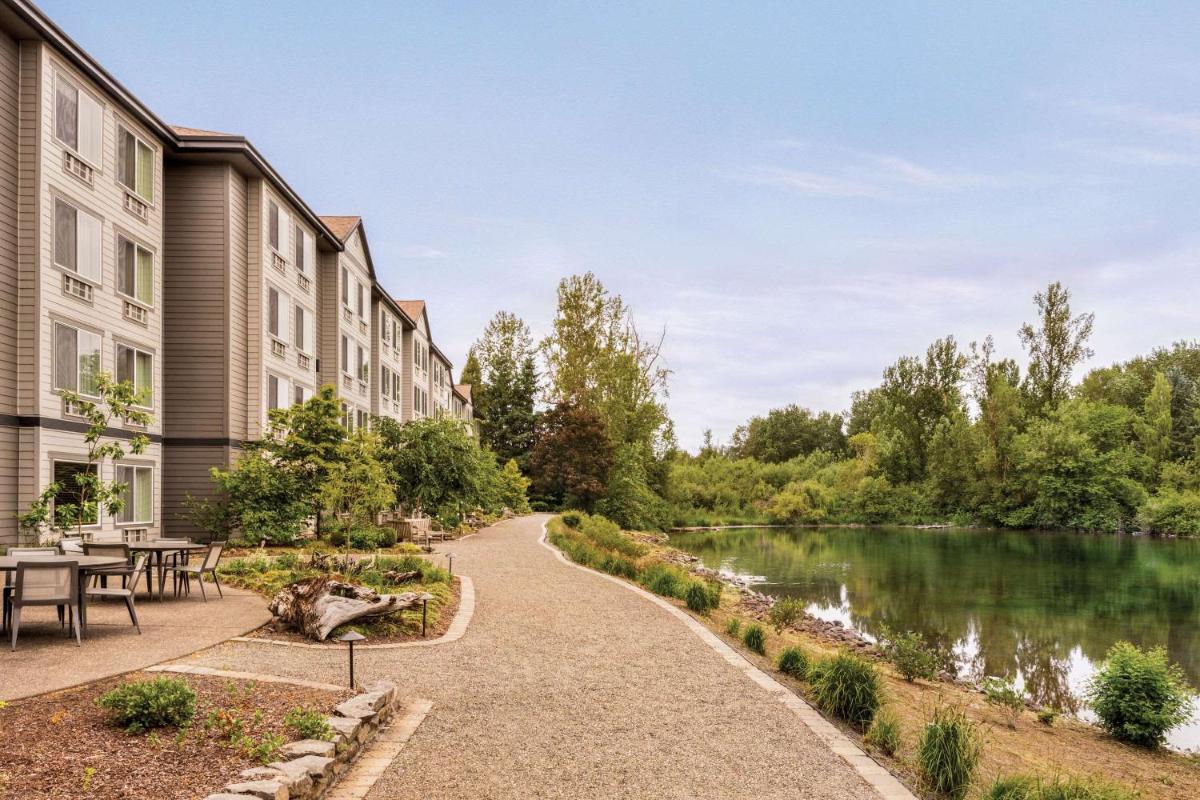 Radisson Hotel Portland Airport - image 6