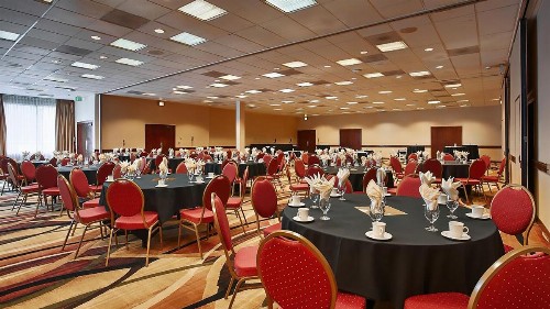 University Place Hotel and Conference Center - image 19