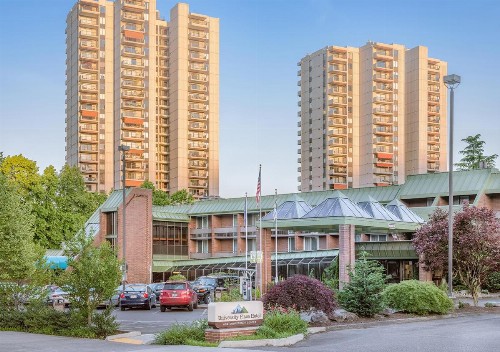University Place Hotel and Conference Center - image 2