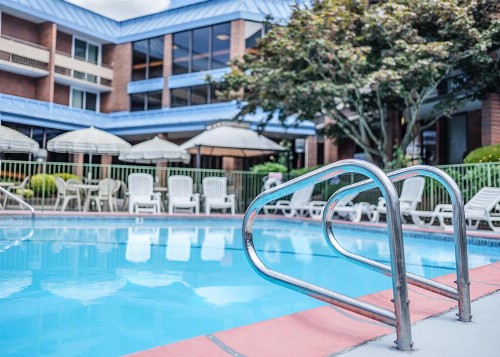 University Place Hotel and Conference Center - image 5