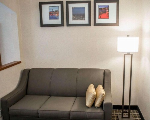 Comfort Suites Southwest - image 21