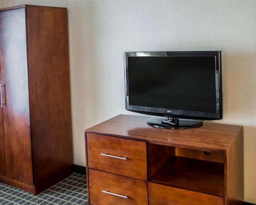Comfort Suites Southwest - image 24