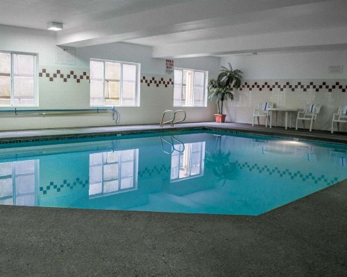 Comfort Suites Southwest - image 25