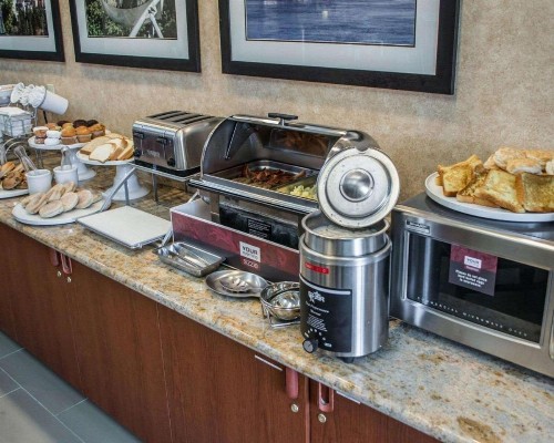 Comfort Suites Southwest - image 36
