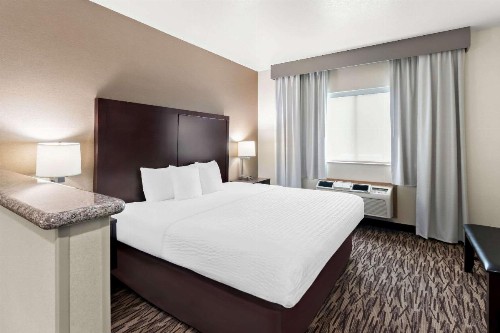 Comfort Suites Portland Airport - image 38