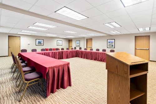 Comfort Suites Portland Airport - image 39