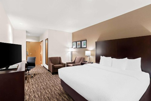 Comfort Suites Portland Airport - image 42