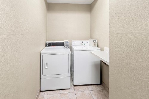 Comfort Suites Portland Airport - image 46