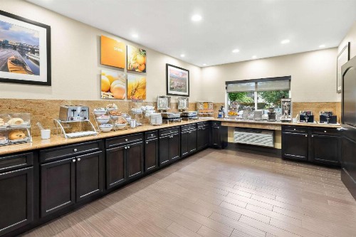 Comfort Suites Portland Airport - image 48