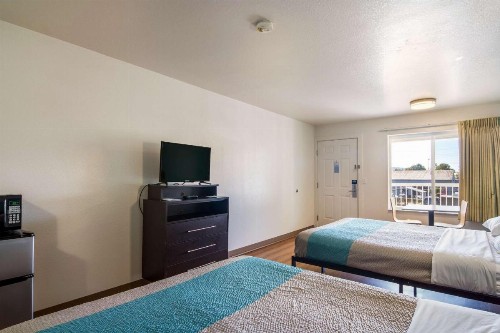 Motel 6 Portland Mall - 205 - image 16