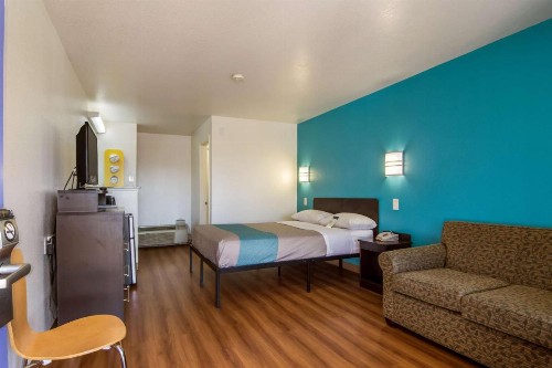 Motel 6 Portland Mall - 205 - image 20