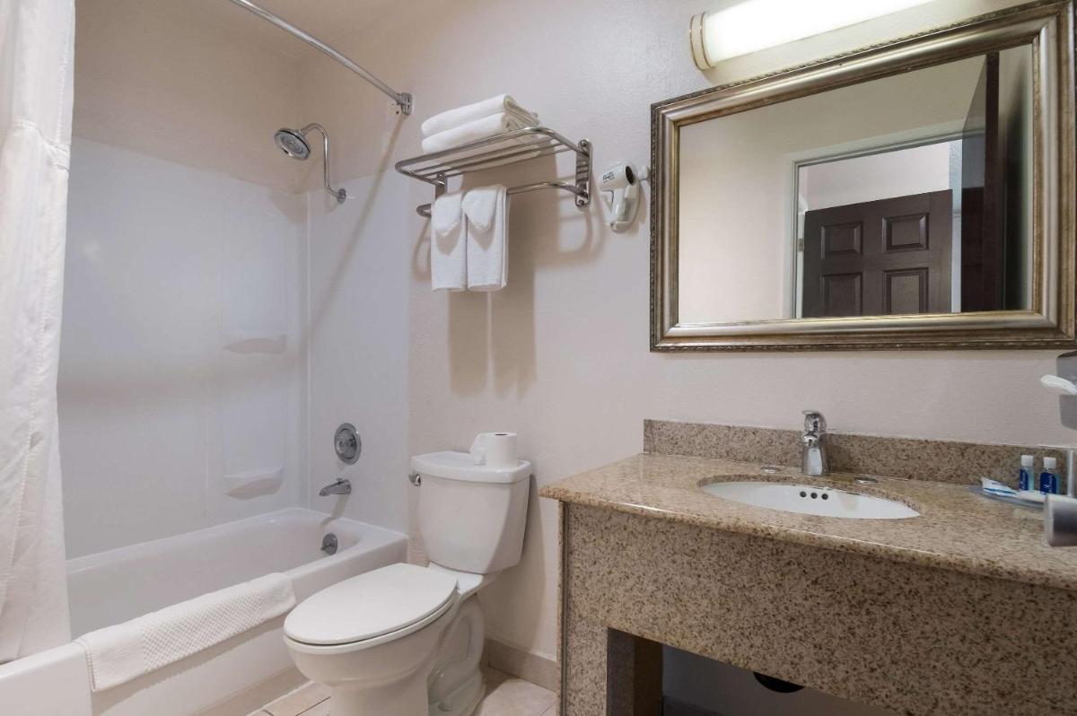 Rodeway Inn & Suites Hwy 217 & 26 W - main image