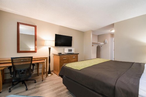 Rodeway Inn & Suites Hwy 217 & 26 W - image 22