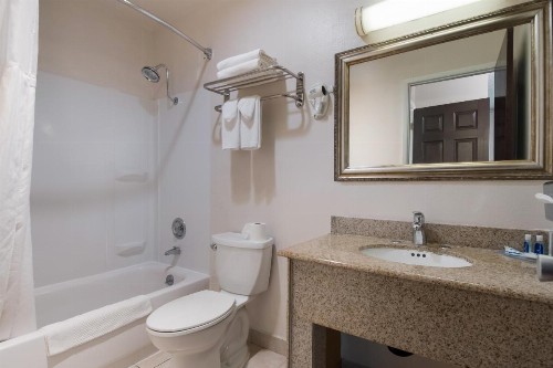 Rodeway Inn & Suites Hwy 217 & 26 W - image 30