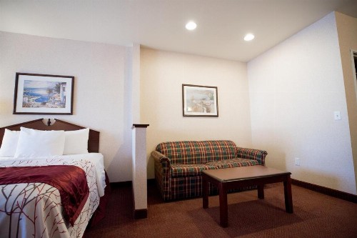 Portland Suites Airport East - image 10