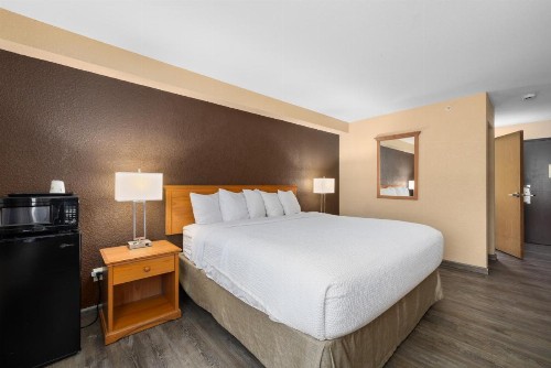 Ramada by Wyndham Portland - image 12