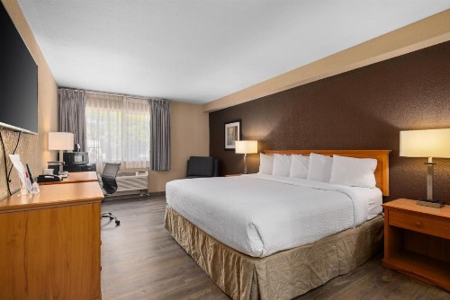 Ramada by Wyndham Portland - image 16