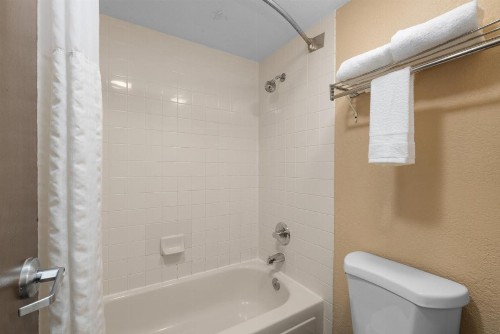 Ramada by Wyndham Portland - image 21