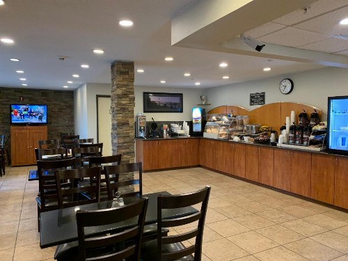 Ramada by Wyndham Portland - image 3