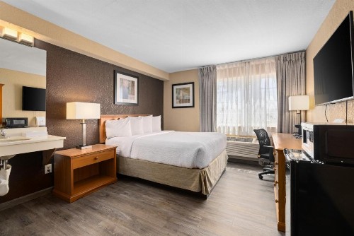 Ramada by Wyndham Portland - image 9