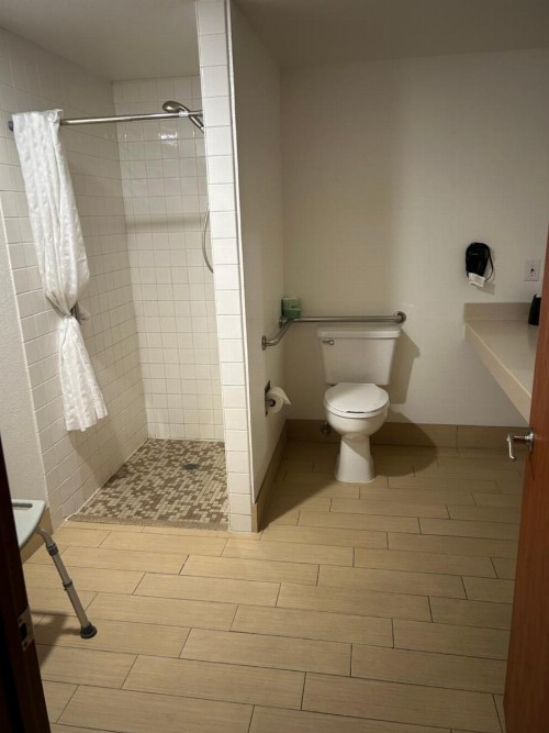 Country Inn & Suites by Radisson Portland Delta Park OR - image 11