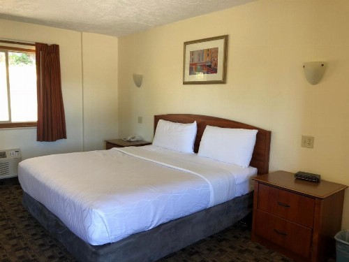 Monticello Motel - image 7