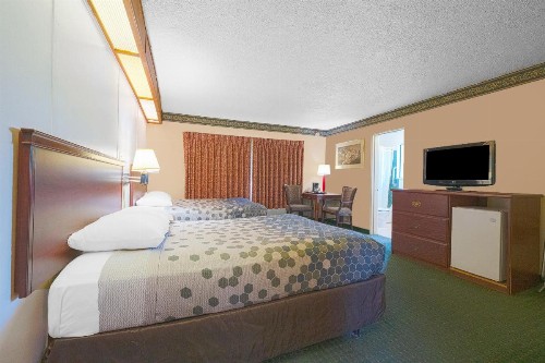 Rodeway Inn Convention Center - image 10