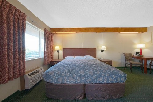Rodeway Inn Convention Center - image 30