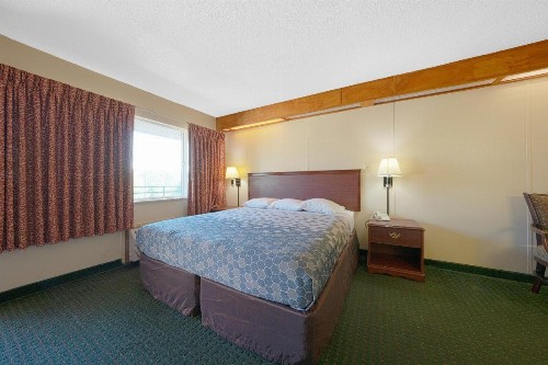 Rodeway Inn Convention Center - image 41