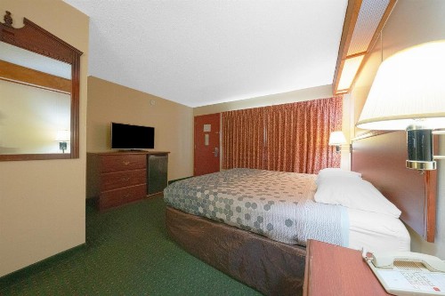 Rodeway Inn Convention Center - image 42