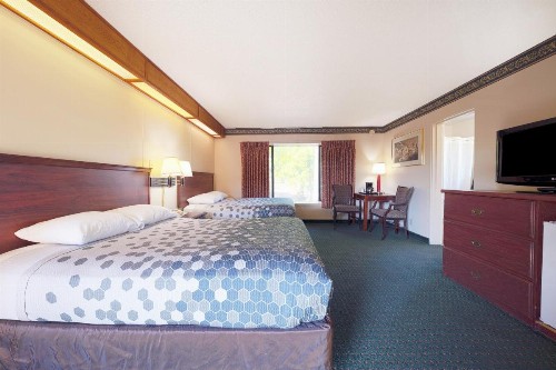 Rodeway Inn Convention Center - image 9
