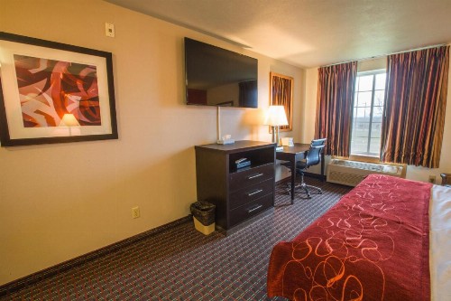 Bridgeway Inn & Suites - Portland Airport - image 11