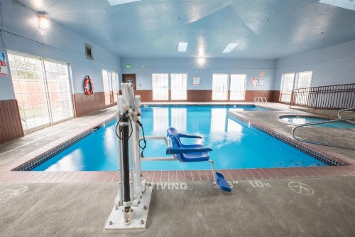Bridgeway Inn & Suites - Portland Airport - image 9