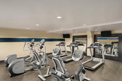 Hampton Inn Portland Airport - image 13