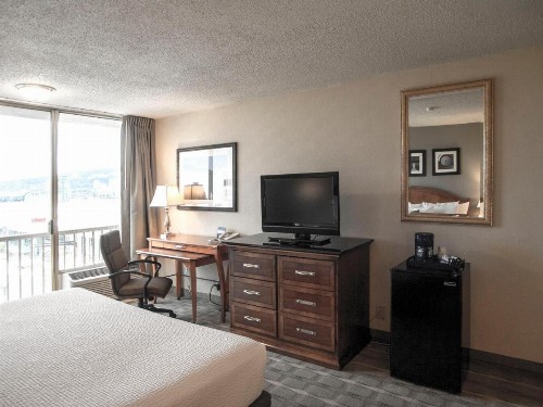 Inn at the Convention Center - image 10
