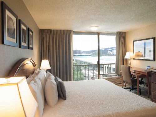 Inn at the Convention Center - image 13