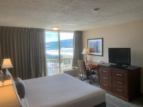 Inn at the Convention Center - image 17