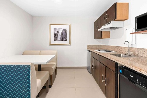 La Quinta by Wyndham Portland NW - image 18