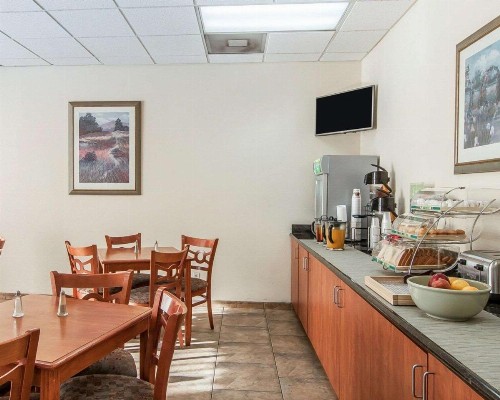 Quality Inn Downtown Convention Center Portland - image 11