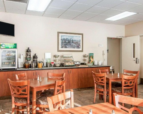 Quality Inn Downtown Convention Center Portland - image 3