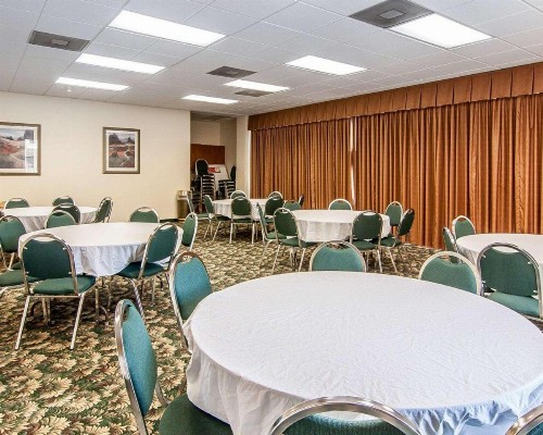 Quality Inn Downtown Convention Center Portland - image 6