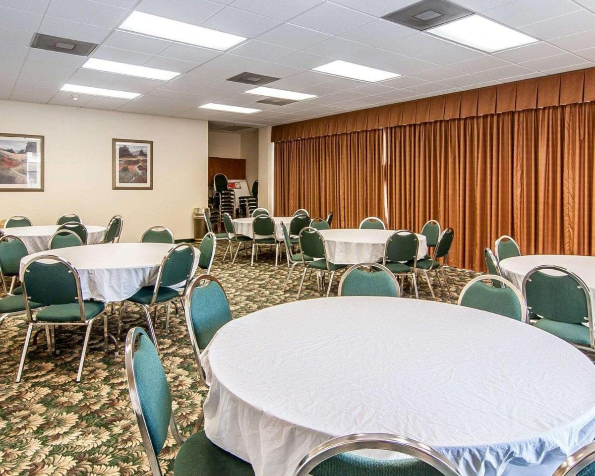 Quality Inn Downtown Convention Center Portland - image 6