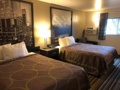 Super 8 by Wyndham Portland Airport - image 37