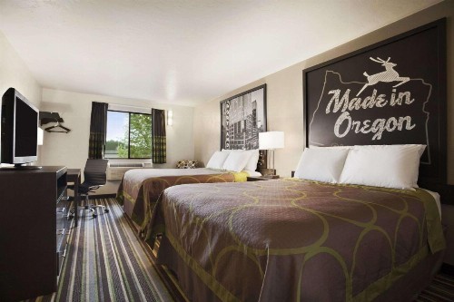 Super 8 by Wyndham Portland Airport - image 8