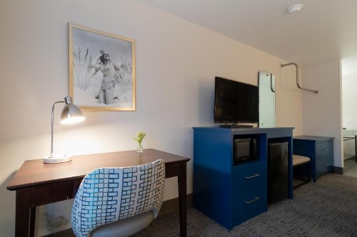Oxford Suites Portland - Jantzen Beach - image 18