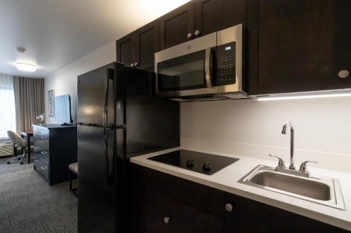 Oxford Suites Portland - Jantzen Beach - image 21